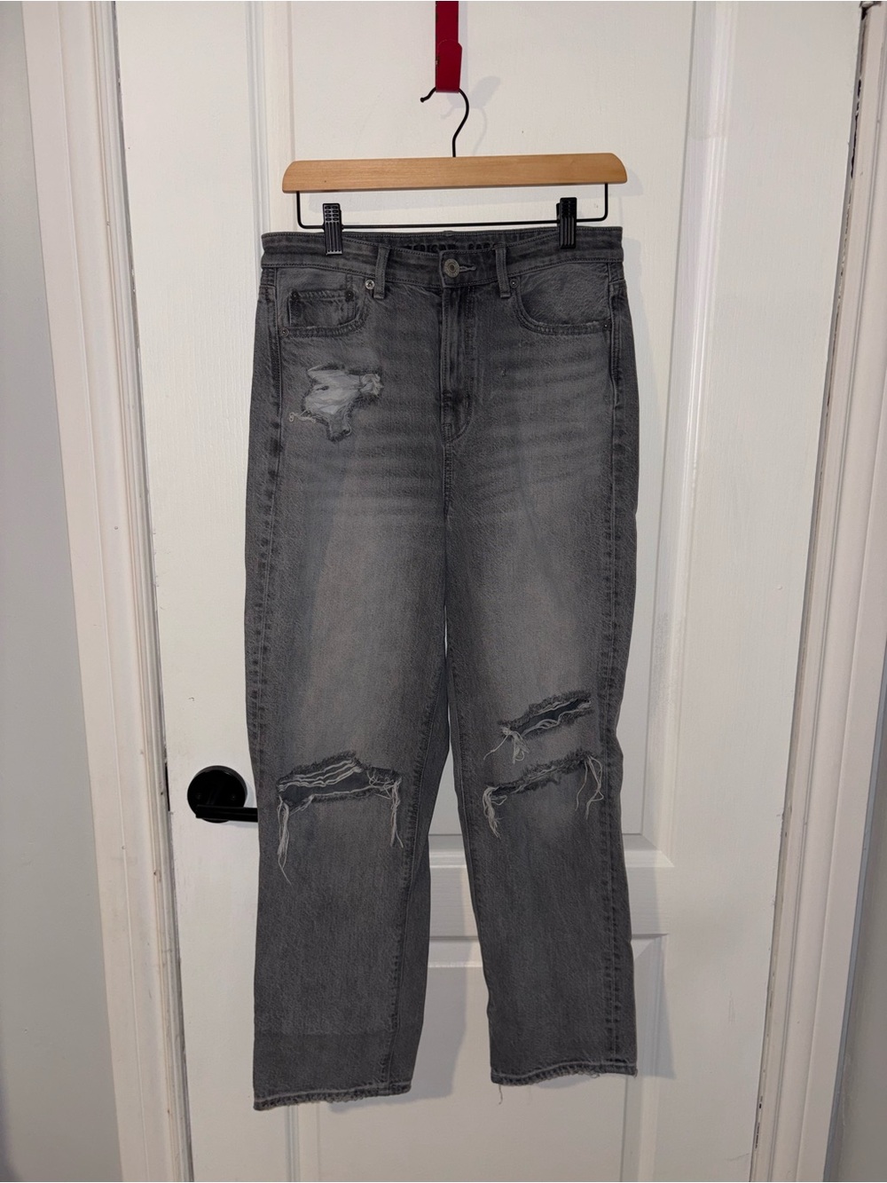 American Eagle | Gray Distressed Jeans | Size 8